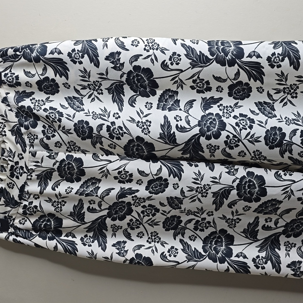 Alex Marie Amara Satin Crepe Black Floral Print High Waist Flat Front Pant Small - Picture 8 of 12